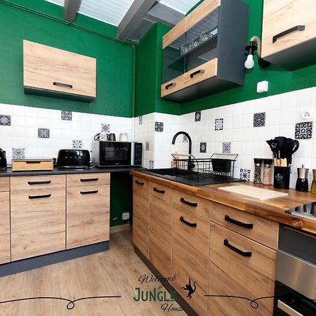 Maison "Jungle House" 90 M2 Billard, Retroprojecteur, Bar A Jeux , Vinyle, Wifi Fibre, Ideal Pro & Famille A Montbrison Exterior photo