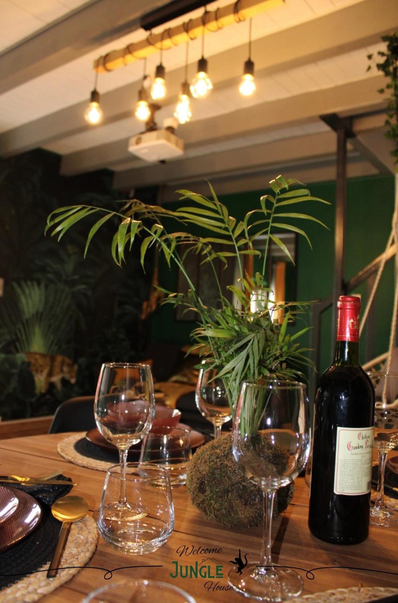 Maison "Jungle House" 90 M2 Billard, Retroprojecteur, Bar A Jeux , Vinyle, Wifi Fibre, Ideal Pro & Famille A Montbrison Exterior photo
