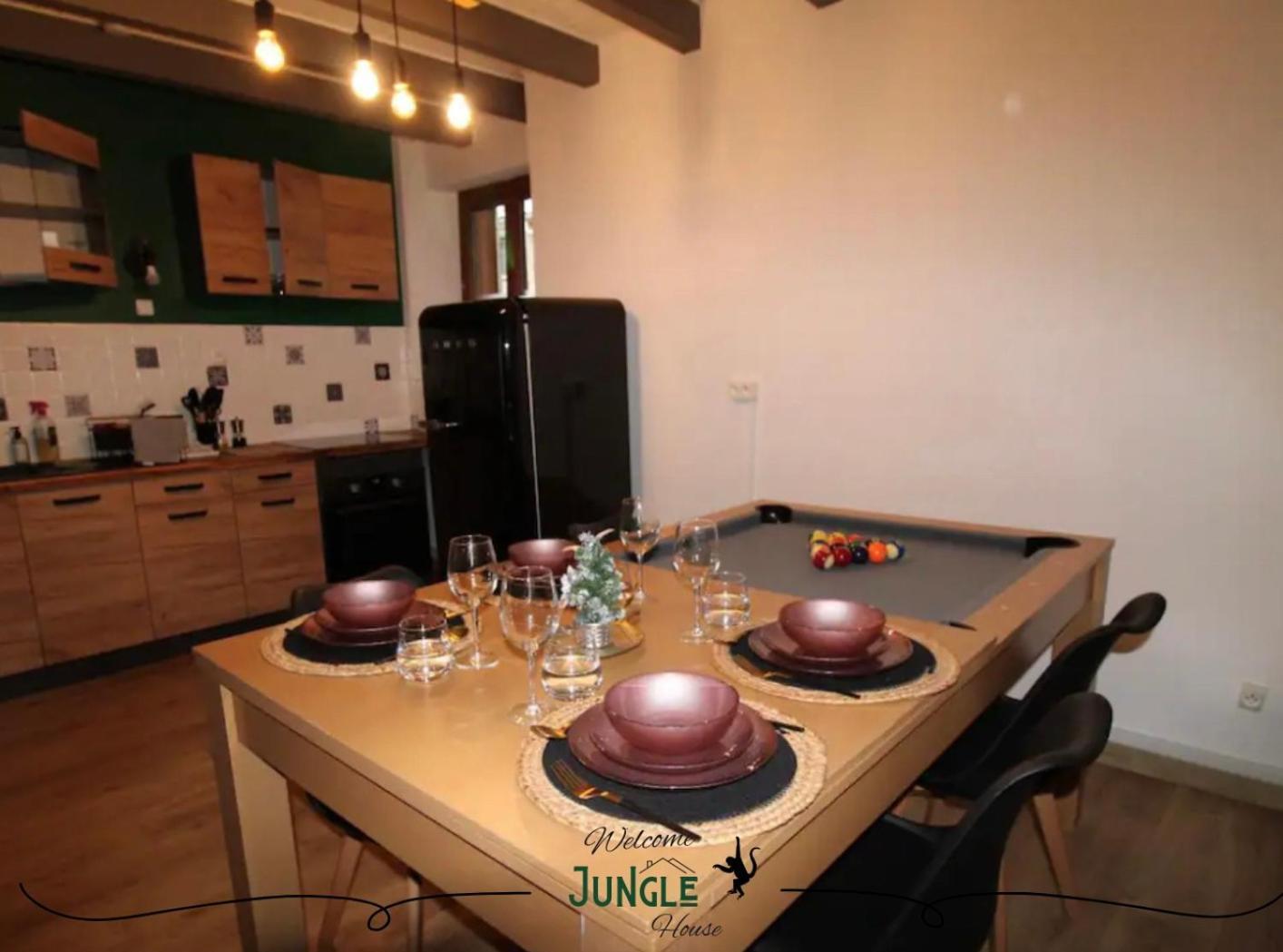 Maison "Jungle House" 90 M2 Billard, Retroprojecteur, Bar A Jeux , Vinyle, Wifi Fibre, Ideal Pro & Famille A Montbrison Exterior photo