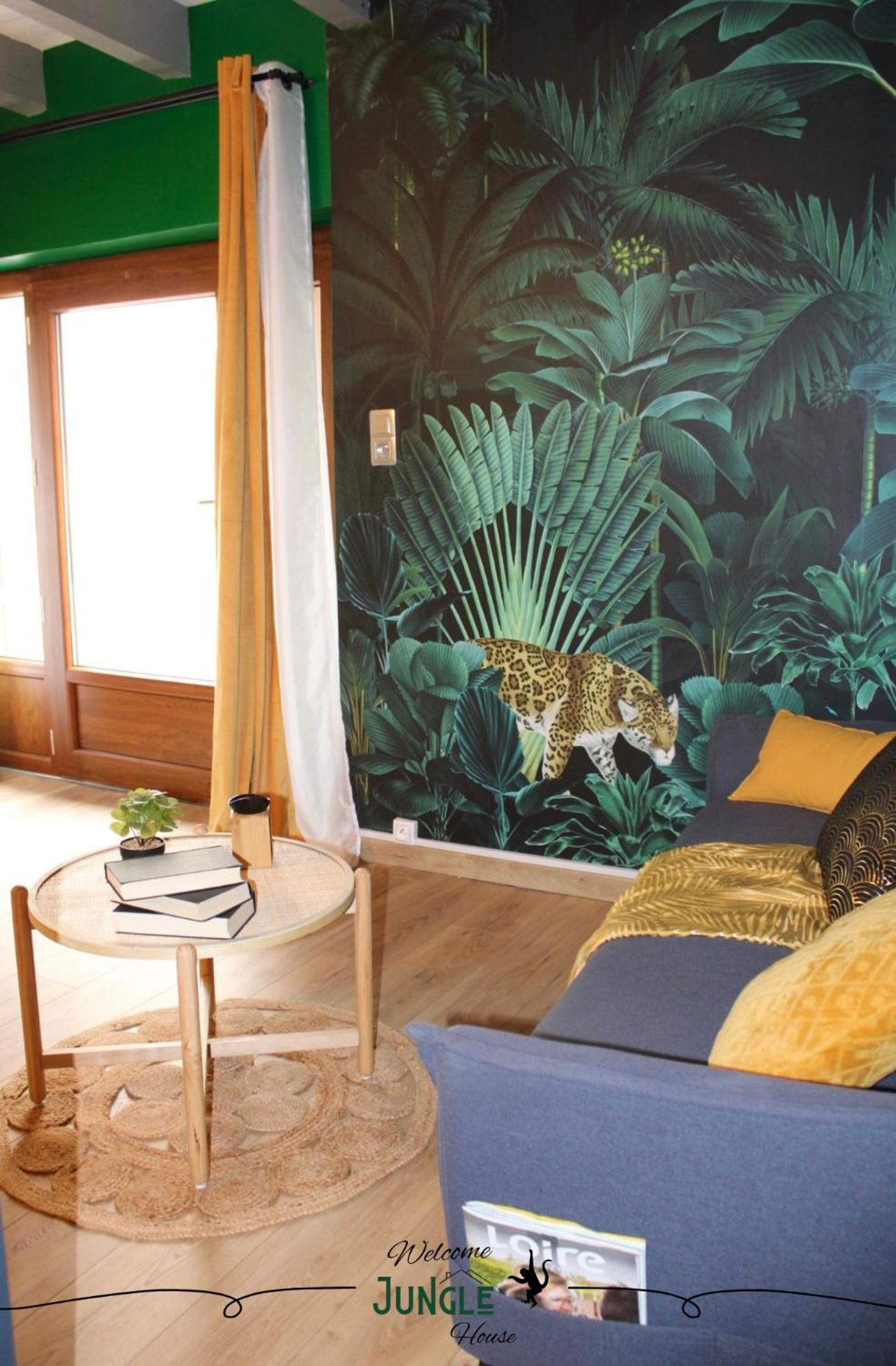 Maison "Jungle House" 90 M2 Billard, Retroprojecteur, Bar A Jeux , Vinyle, Wifi Fibre, Ideal Pro & Famille A Montbrison Exterior photo